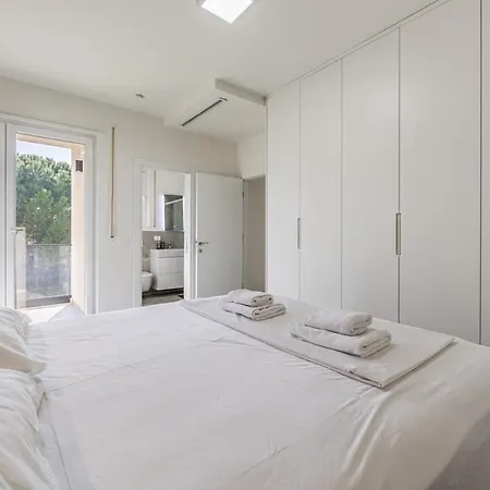 Villa Discover An Exclusive Seaside Retreat !! *
