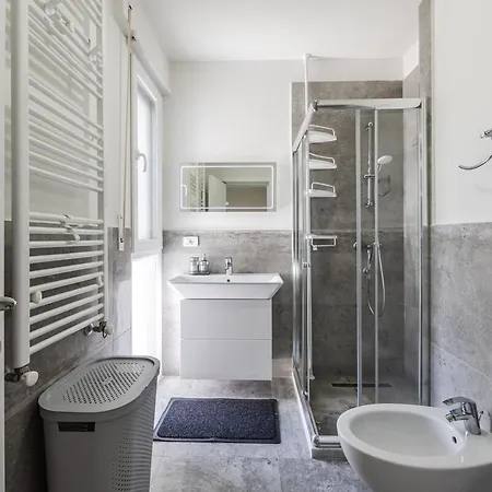 Villa Discover An Exclusive Seaside Retreat !! Plazhi San Pietro