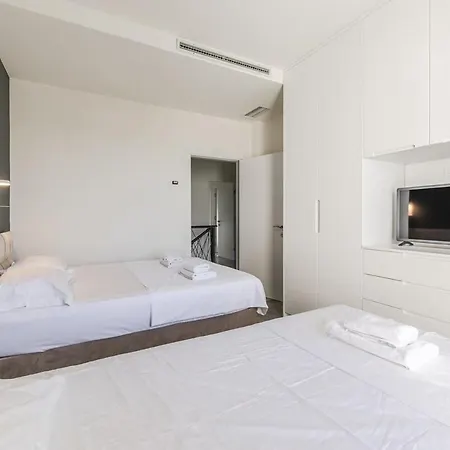 Discover An Exclusive Seaside Retreat !! Plazhi San Pietro