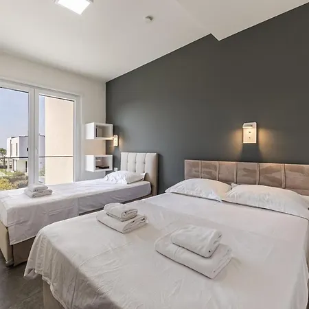 Discover An Exclusive Seaside Retreat !!