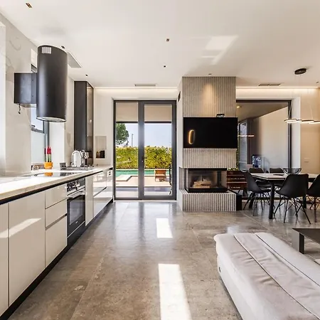 Villa Discover An Exclusive Seaside Retreat !!
