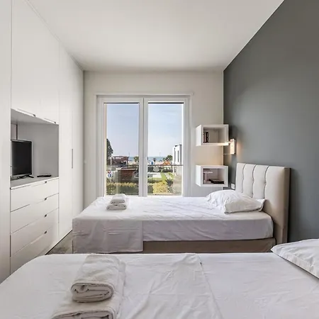 Discover An Exclusive Seaside Retreat !!