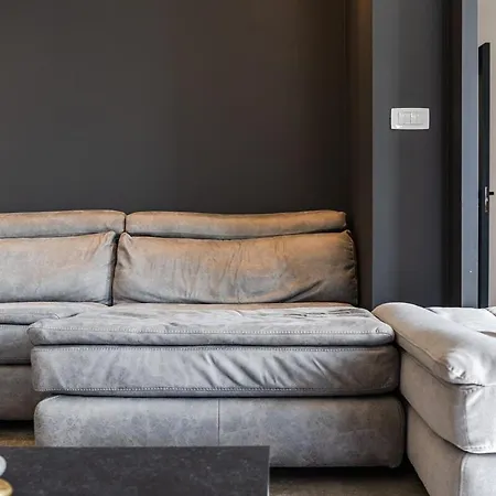 Villa Discover An Exclusive Seaside Retreat !! Plazhi San Pietro