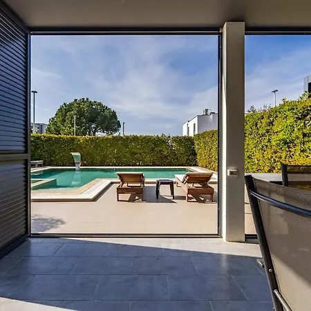 Discover An Exclusive Seaside Retreat !! Villa *